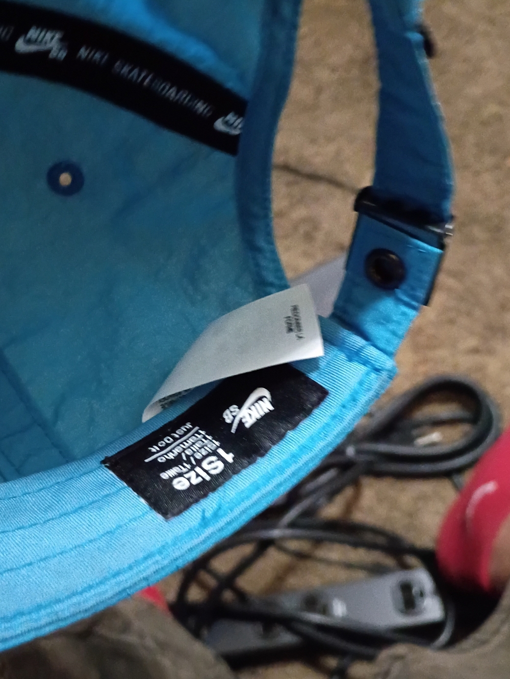 Nike SB Traffic cone hats - Picture 7 of 7
